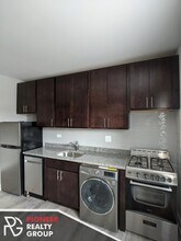 440 W Belden Ave, Unit #433W302 in Chicago, IL - Foto de edificio - Building Photo
