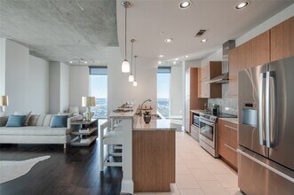 5927 Almeda Rd in Houston, TX - Building Photo - Building Photo