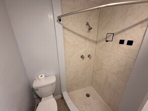 3300 Broadway in West Palm Beach, FL - Foto de edificio - Building Photo