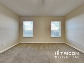 7134 Beekman Lake Dr in Jacksonville, FL - Building Photo - Building Photo