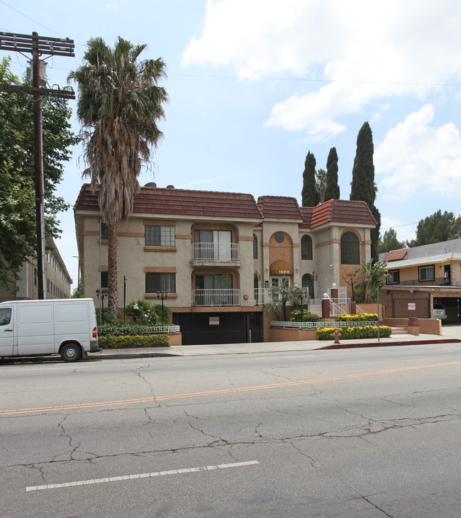 Vanowen Apartments in Van Nuys, CA - Building Photo - Building Photo