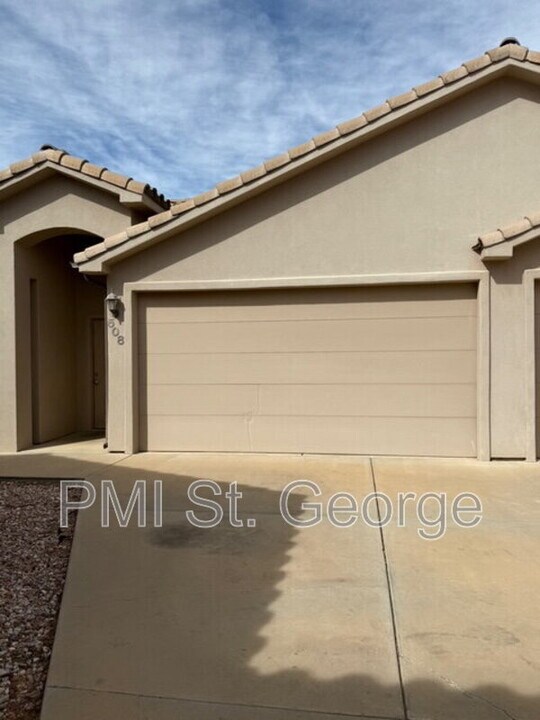 508 N 2480 W in Hurricane, UT - Building Photo