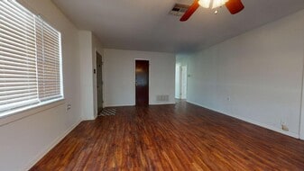 1105 Palasota Dr in Bryan, TX - Building Photo