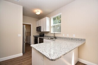 2600 SW 35th Pl in Gainesville, FL - Building Photo - Building Photo
