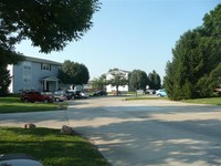 Twin Pine Estates in Alton, IL - Foto de edificio - Building Photo