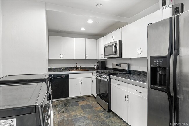 23 Water Grant St in Yonkers, NY - Building Photo - Building Photo