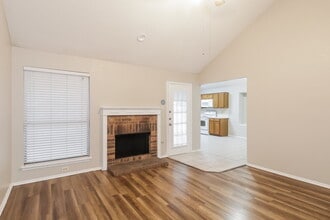 4209 Vincent Terrace in Haltom City, TX - Foto de edificio - Building Photo