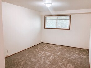 5020-5020 Saratoga St in Eugene, OR - Building Photo - Building Photo