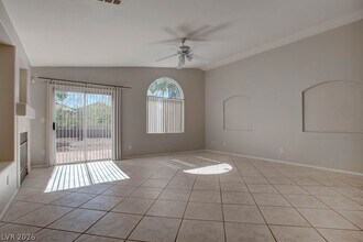 1460 Dragon Rock Dr in Henderson, NV - Building Photo - Building Photo