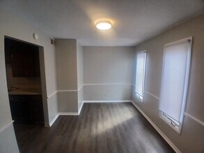 106 N McKinley Ave in Muncie, IN - Building Photo - Building Photo