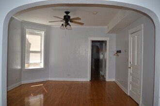 3311 W Evergreen Ave-Unit -2 in Chicago, IL - Building Photo - Building Photo