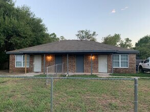 5732 Whittlesey Rd, Unit Whittlesey in Fort Worth, TX - Foto de edificio - Building Photo