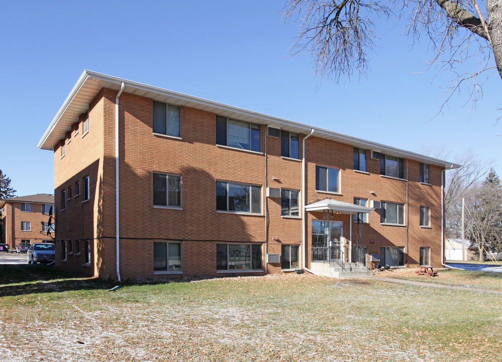 JAMAR WEST in Richfield, MN - Building Photo