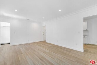 1848 El Cerrito Pl in Los Angeles, CA - Building Photo - Building Photo