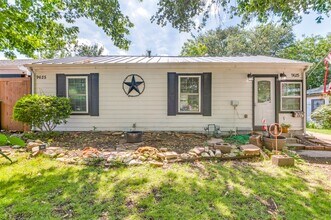 9625 Larga Dr in Dallas, TX - Building Photo - Building Photo