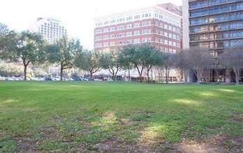 Robert E. Lee in San Antonio, TX - Foto de edificio - Building Photo