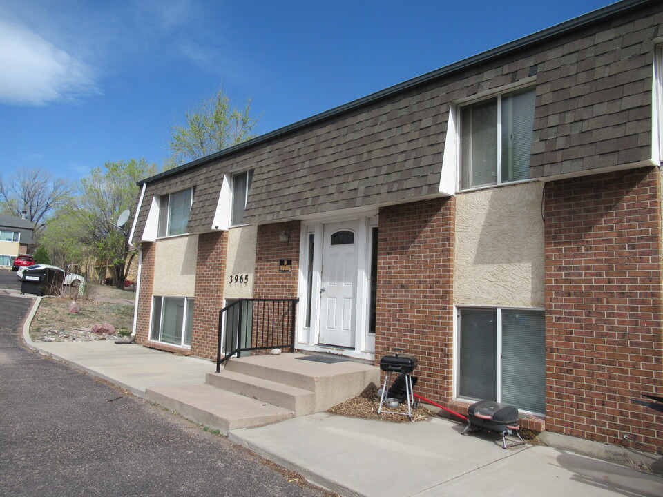 3965 Stonedike Dr in Colorado Springs, CO - Building Photo