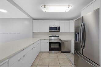 1750 W 46th St in Hialeah, FL - Building Photo - Building Photo