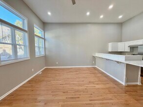 1013 W 19th St, Unit 1 in Chicago, IL - Building Photo - Building Photo