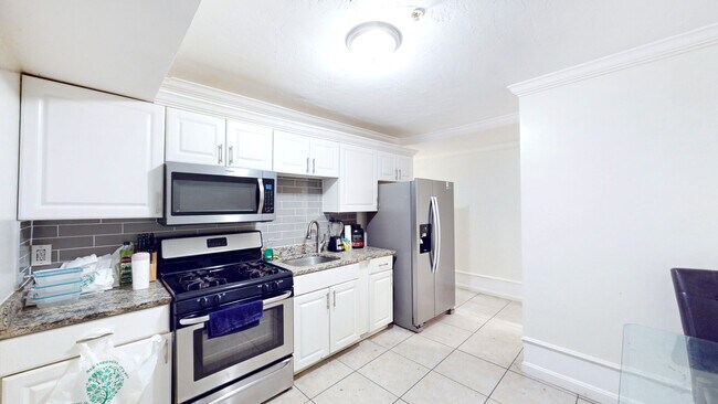 712 Shawmut Ave, Unit 1R in Boston, MA - Building Photo - Building Photo