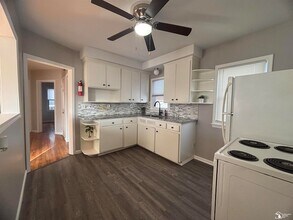 1273 Lindbergh St, Unit 2 in Wyandotte, MI - Building Photo - Building Photo