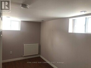 1615 Woodbine Heights Blvd in Toronto, ON - Building Photo - Building Photo