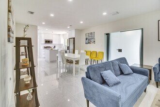 6124 SW 64th Terrace in Miami, FL - Building Photo - Building Photo