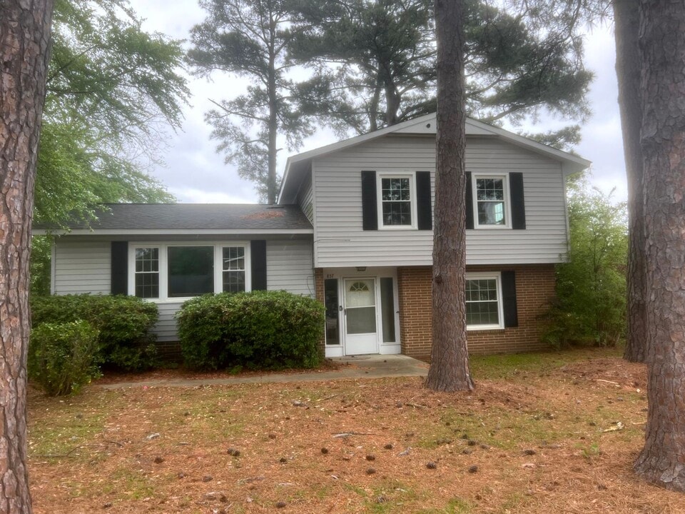 857 Brighton Rd in Fayetteville, NC - Building Photo