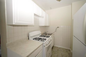 1347 W Estes Ave-Unit -1347-F4 in Chicago, IL - Building Photo - Building Photo
