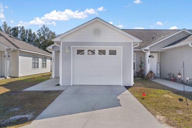 4467 Governors St photo'