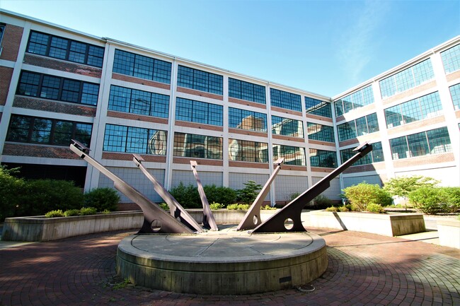 Remington Lofts in North Tonawanda, NY - Foto de edificio - Building Photo