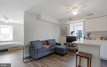 3813 Baring St in Philadelphia, PA - Building Photo - Building Photo