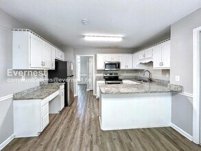 368 Warrenton Dr in Douglasville, GA - Building Photo - Building Photo