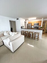 15821 SW 104th Ter, Unit 203 in Miami, FL - Building Photo - Building Photo