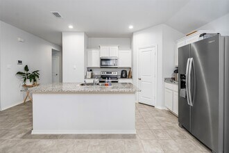 417 Destin Dr in Fort Worth, TX - Foto de edificio - Building Photo