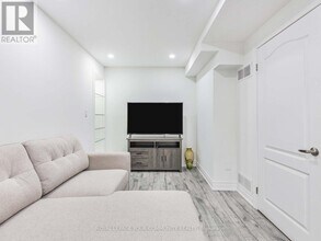 56 Casa Grande St in Richmond Hill, ON - Building Photo - Building Photo