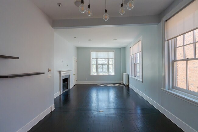 371 Harvard St, Unit 2AB in Cambridge, MA - Building Photo - Building Photo