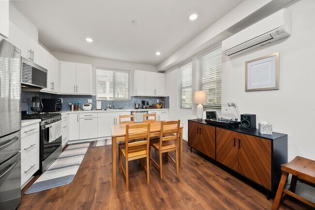 206 Box Ln in Sacramento, CA - Building Photo - Building Photo