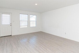 5812 San Geronimo in Seguin, TX - Building Photo - Building Photo