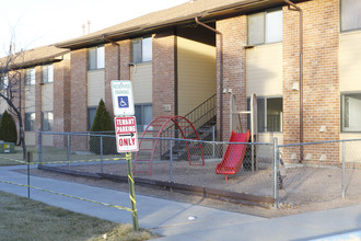 Platte Valley Apartments in Brighton, CO - Foto de edificio - Building Photo