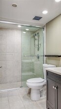 1440 Brickell Bay Dr in Miami, FL - Building Photo - Building Photo