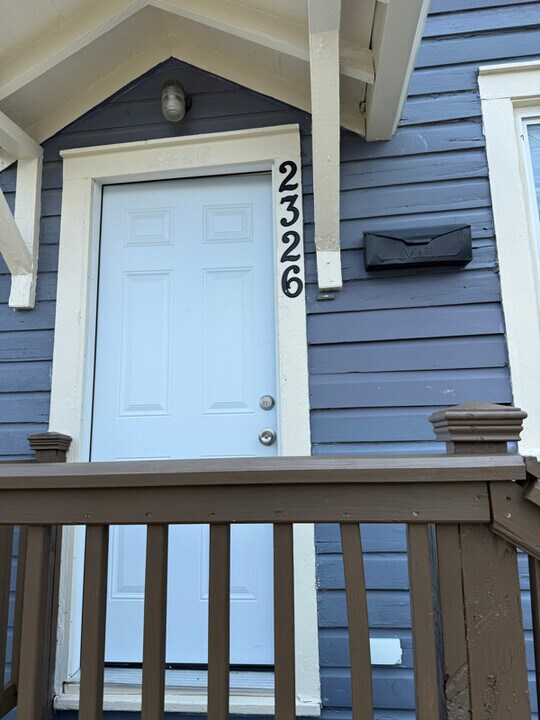 2326 Lapeyrouse St in New Orleans, LA - Building Photo