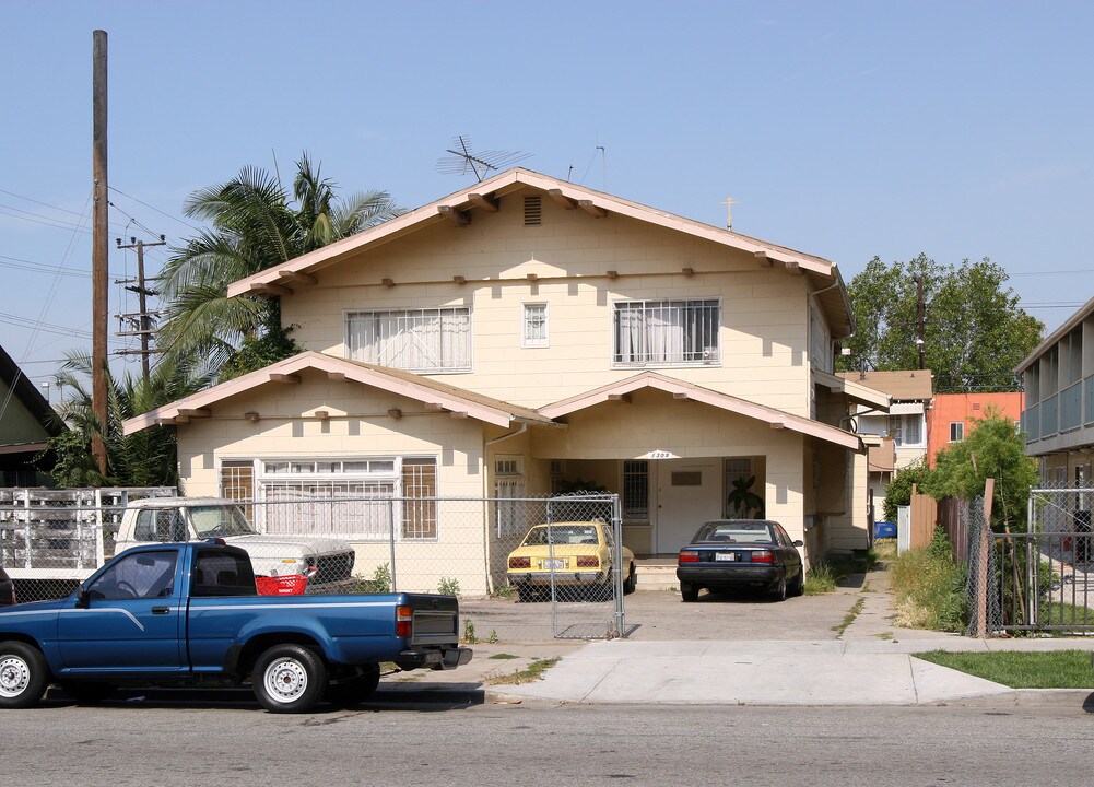 1309 N Hobart Blvd in Los Angeles, CA - Building Photo