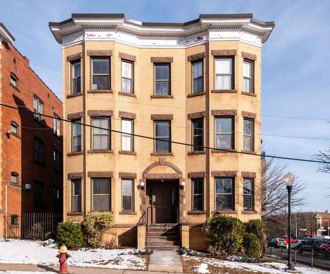14 Essex St in Hartford, CT - Building Photo - Building Photo
