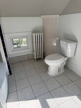 76 Washington Ave, Unit Washington Ave Apt 3 in North Plainfield, NJ - Foto de edificio - Building Photo