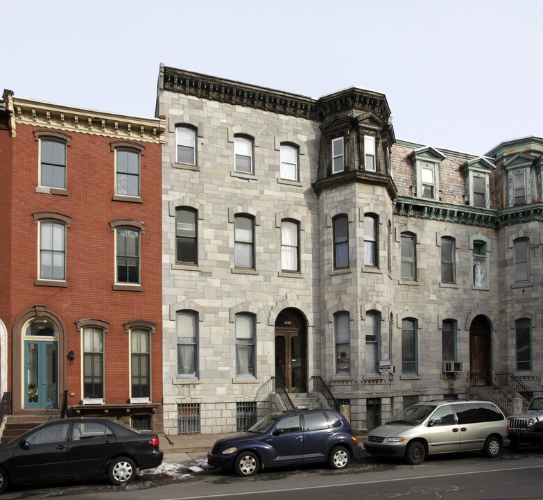 1905 Spring Garden St in Philadelphia, PA - Foto de edificio