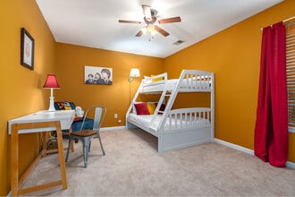 201 Willow Creek S Cir in Alabaster, AL - Foto de edificio - Building Photo