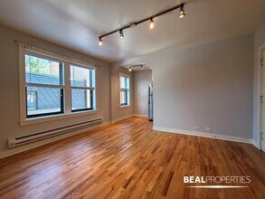 2420 N Kedzie Blvd in Chicago, IL - Building Photo - Building Photo
