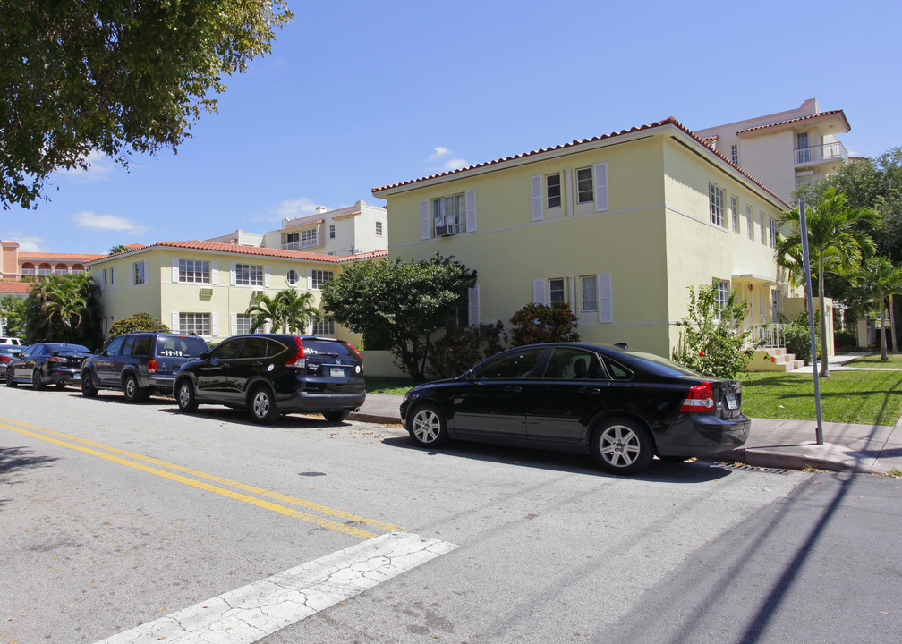 40 Madeira Ave in Coral Gables, FL - Building Photo