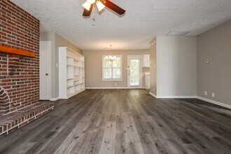 5406 Cindy Ln SE in Conyers, GA - Foto de edificio - Building Photo